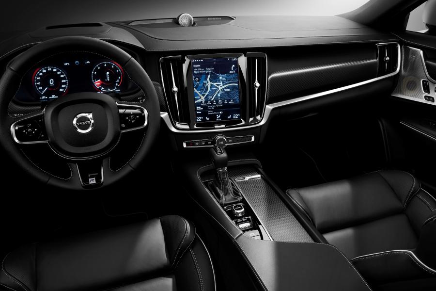 Торпедо Volvo S90 T6 R-Design 2016 года  (фото 12 из 21)